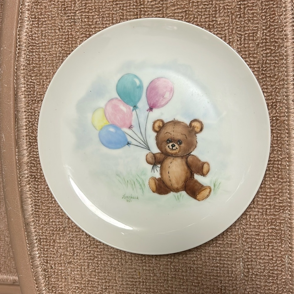 VINTAGE AUERBACH 1986 Baby Nursery Decorative Plate w Bear Holding Balloons 🎈🐻
